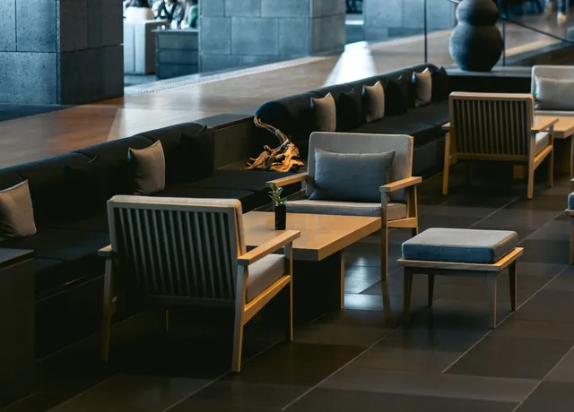 Lounge-Bestuhlung in einem Veranstaltungsbereich