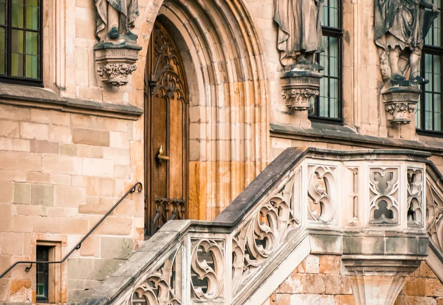 Backsteinportal einer märkischen Kirche